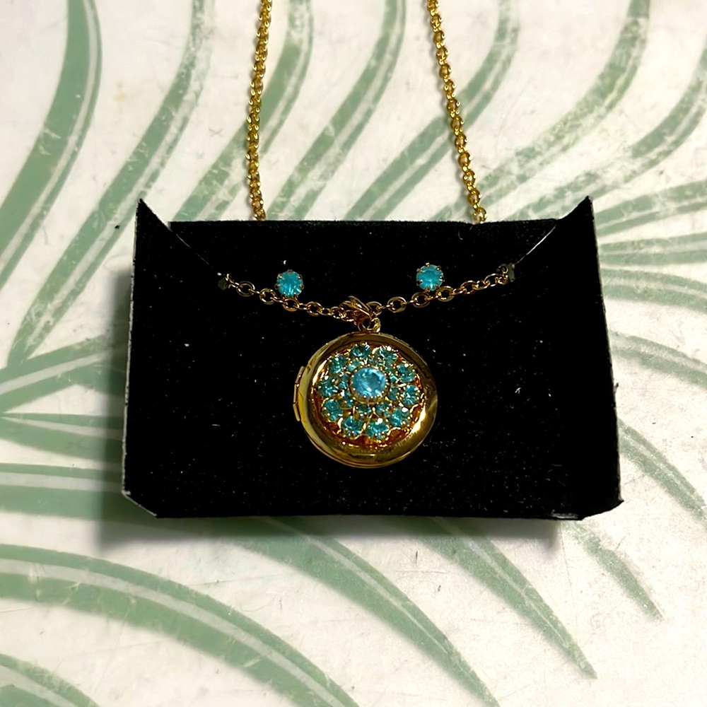 Aquamarine locket/earring set